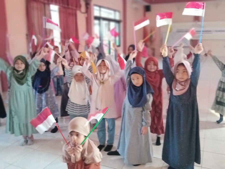 Kegiatan ekstrakurikuler Seni Tari SD Muhammadiyah 2 Tulangan